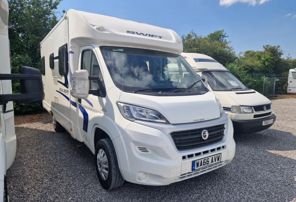 Swift Escape 664 2016