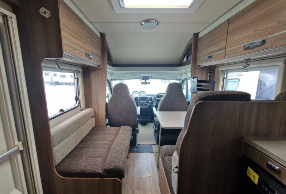 Swift Escape 664 2016
