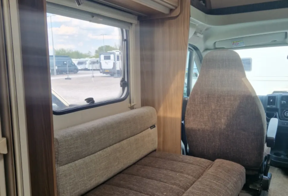 Swift Escape 664 2016