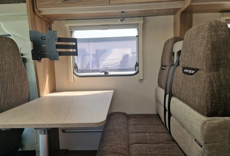 Swift Escape 664 2016