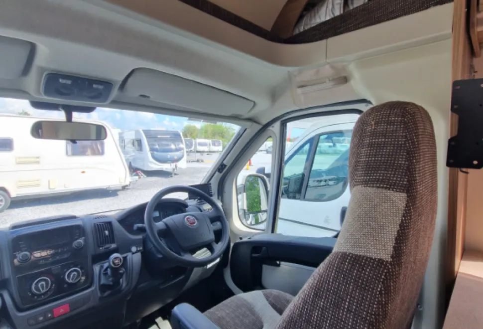 Swift Escape 664 2016