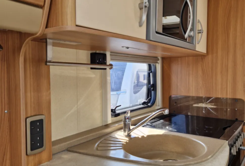 Swift Challenger 570 2011