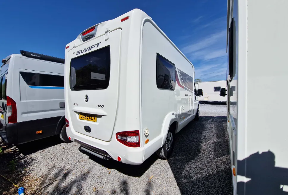 Swift Rio 320 2015