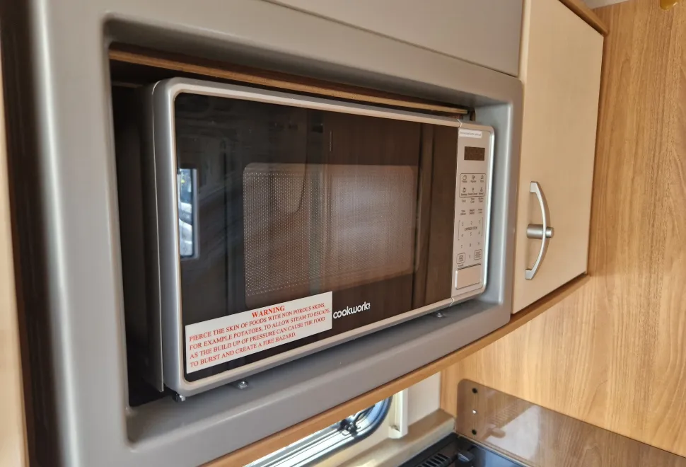 Bessacarr  Cameo 495SL 2011