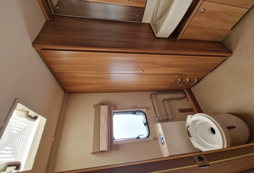 Bessacarr  Cameo 495SL 2011
