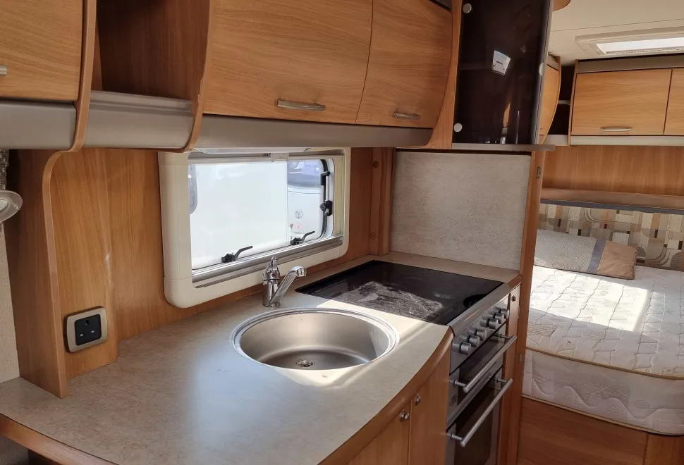 Swift Conqueror 630 2008