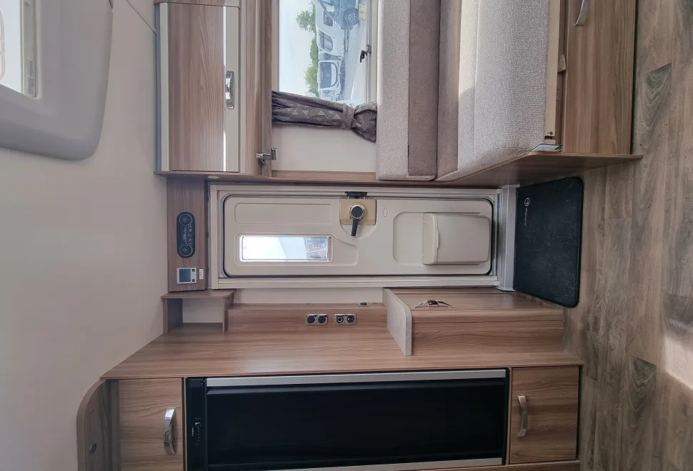 Swift Challenger X 835 2022