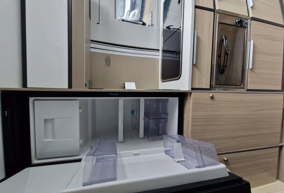 Adria  Twin Plus 600 SPB 2021