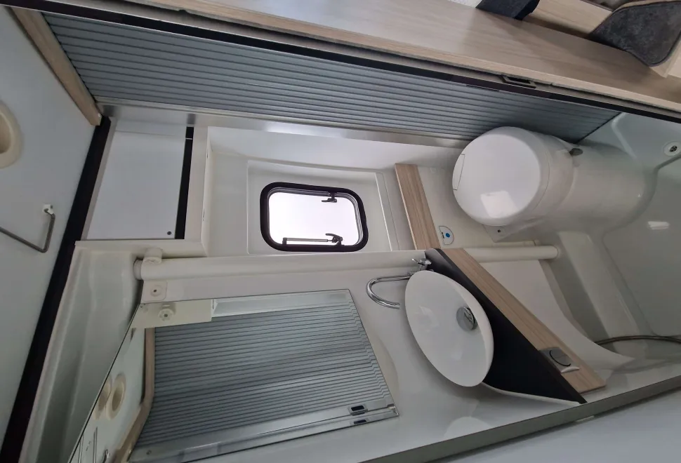 Adria  Twin Plus 600 SPB 2021