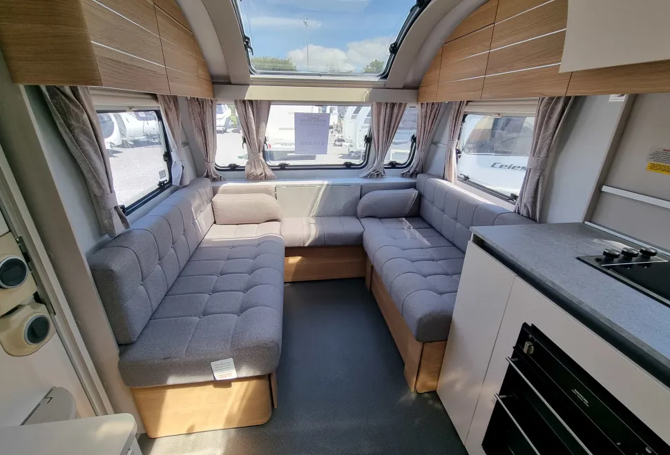 Adria Adora Seine 2021