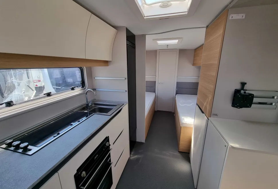 Adria Adora Seine 2021