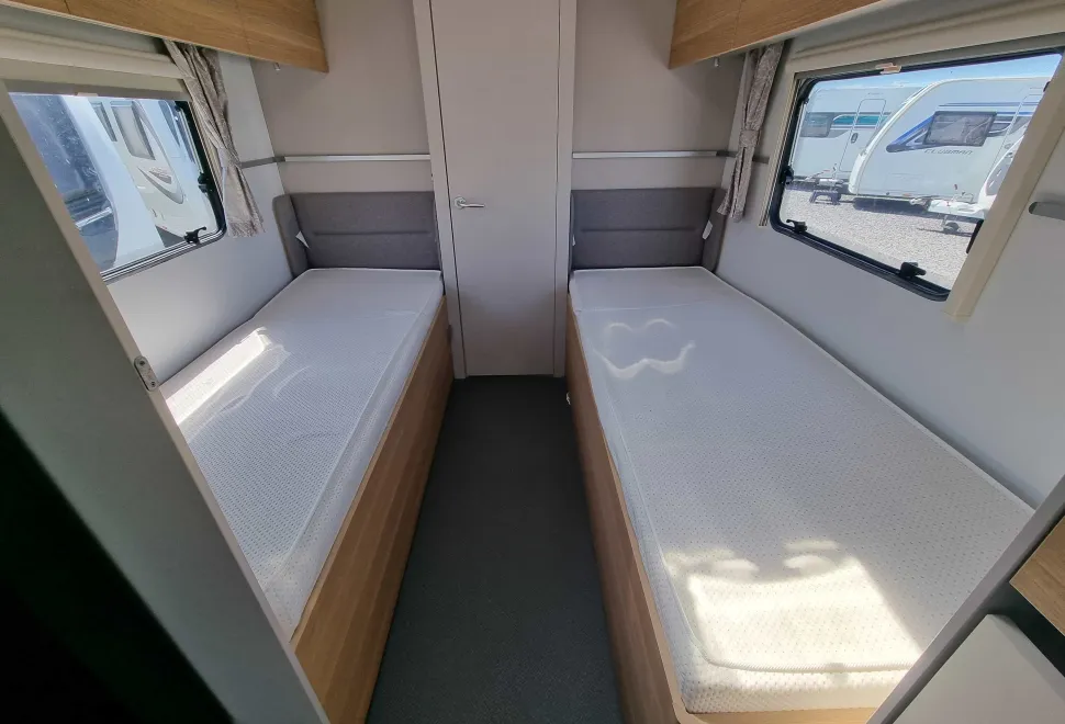 Adria Adora Seine 2021