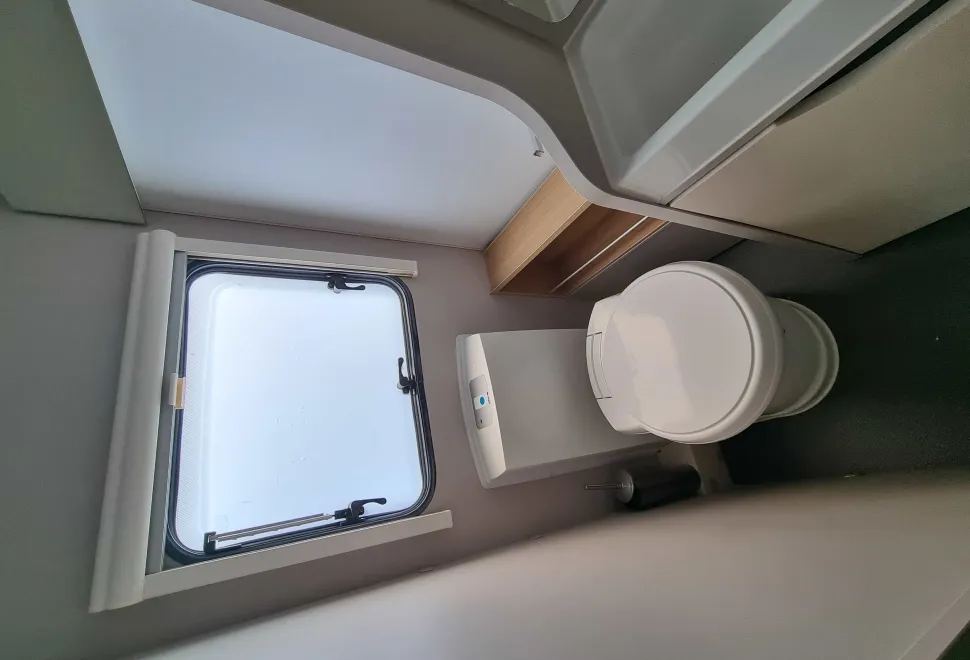 Adria Adora Seine 2021