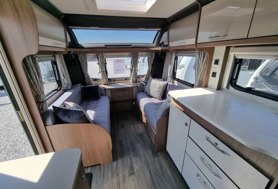 Coachman Laser 675 2021