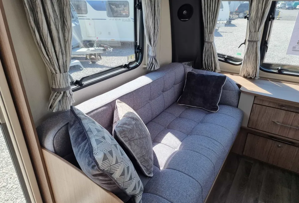 Coachman Laser 675 2021