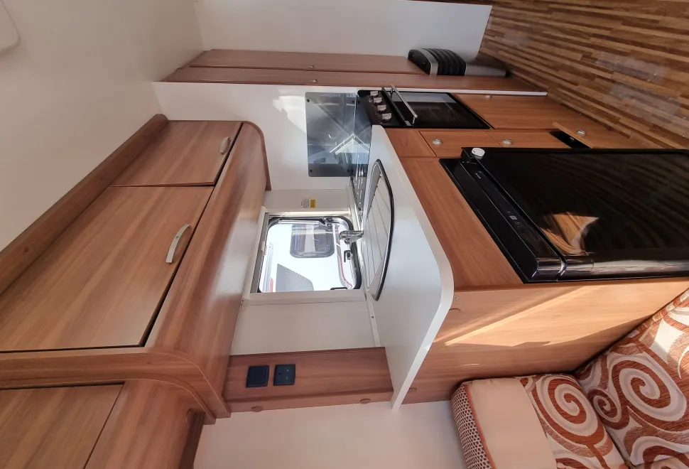 Adria Altea Tamar (542DT) 2013