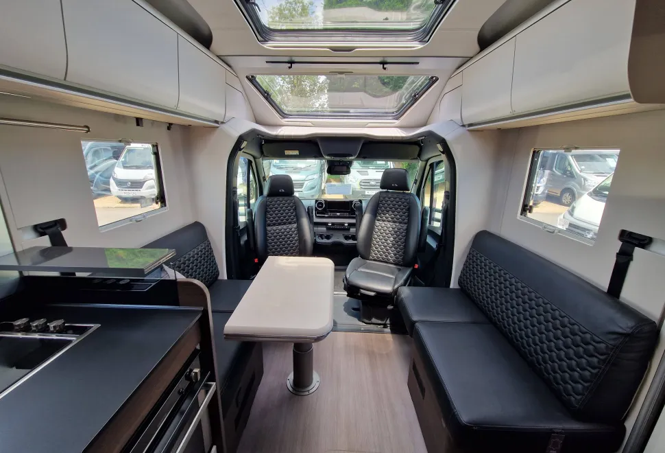 Adria Coral XL Plus 670 DL 2023