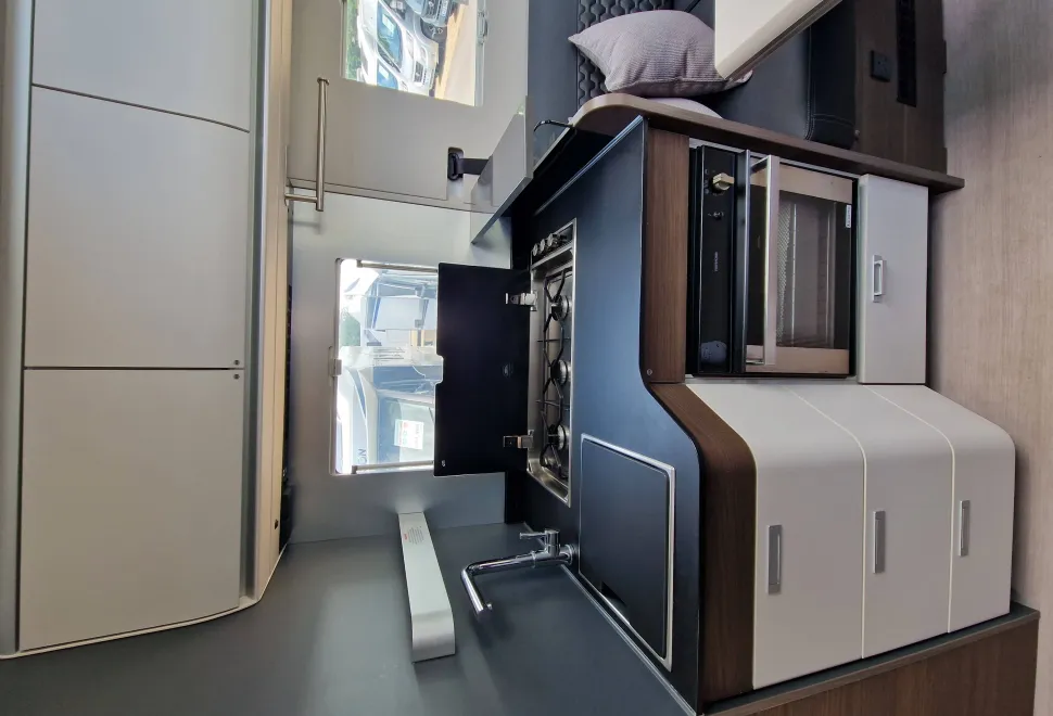 Adria Coral XL Plus 670 DL 2023
