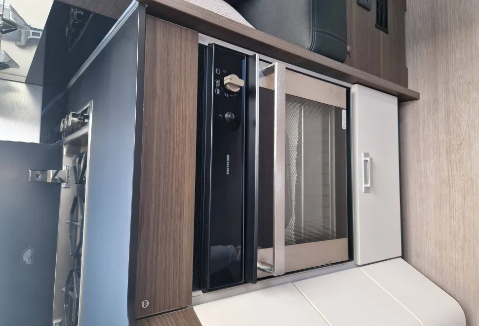 Adria Coral XL Plus 670 DL 2023