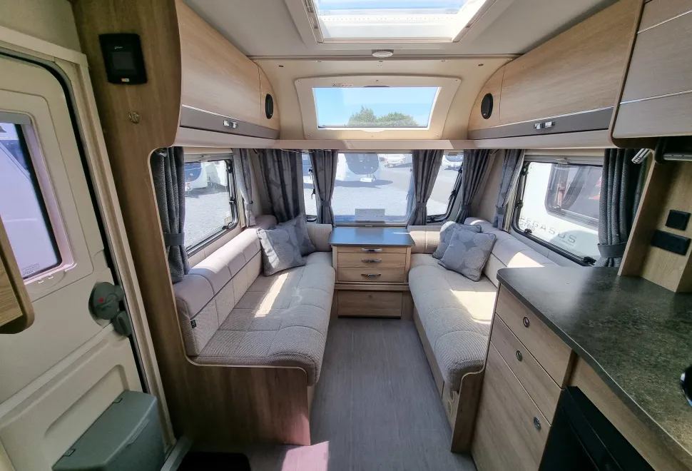 Elddis Avante 554 2018
