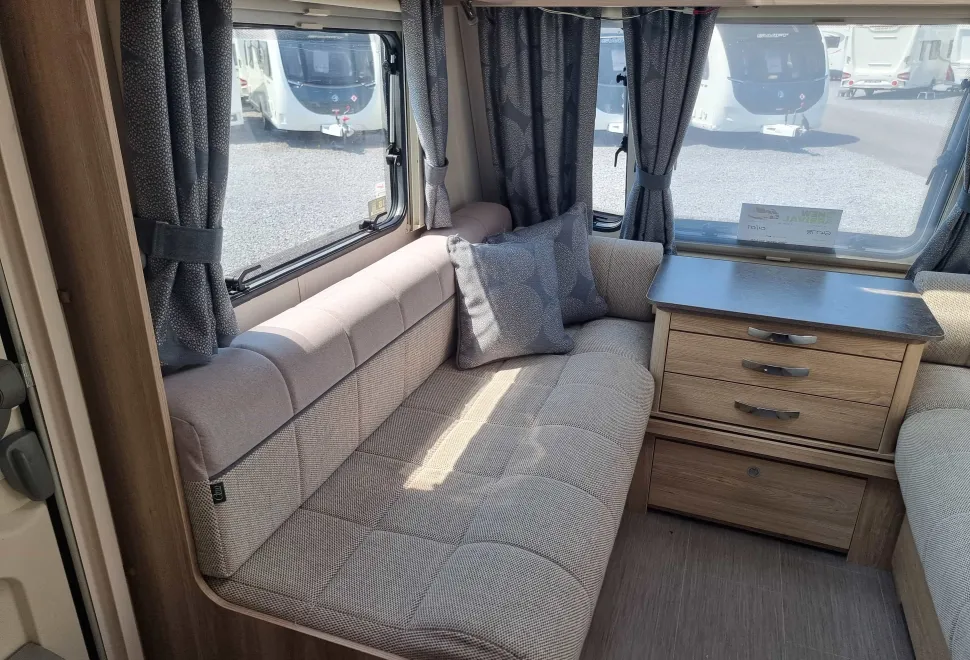 Elddis Avante 554 2018