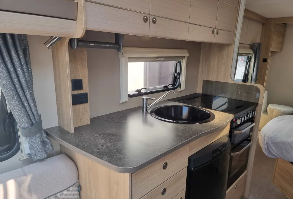 Elddis Avante 554 2018