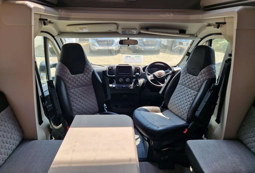 Adria Coral XL Plus 670 DL 2024
