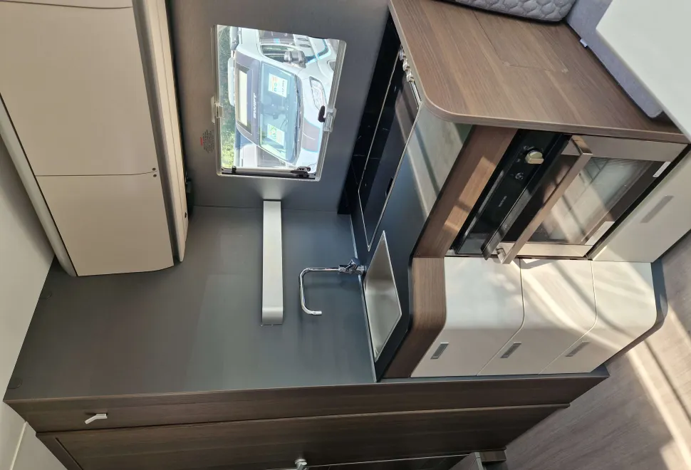 Adria Coral XL Plus 670 DL 2024