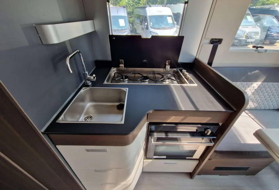 Adria Coral XL Plus 670 DL 2024