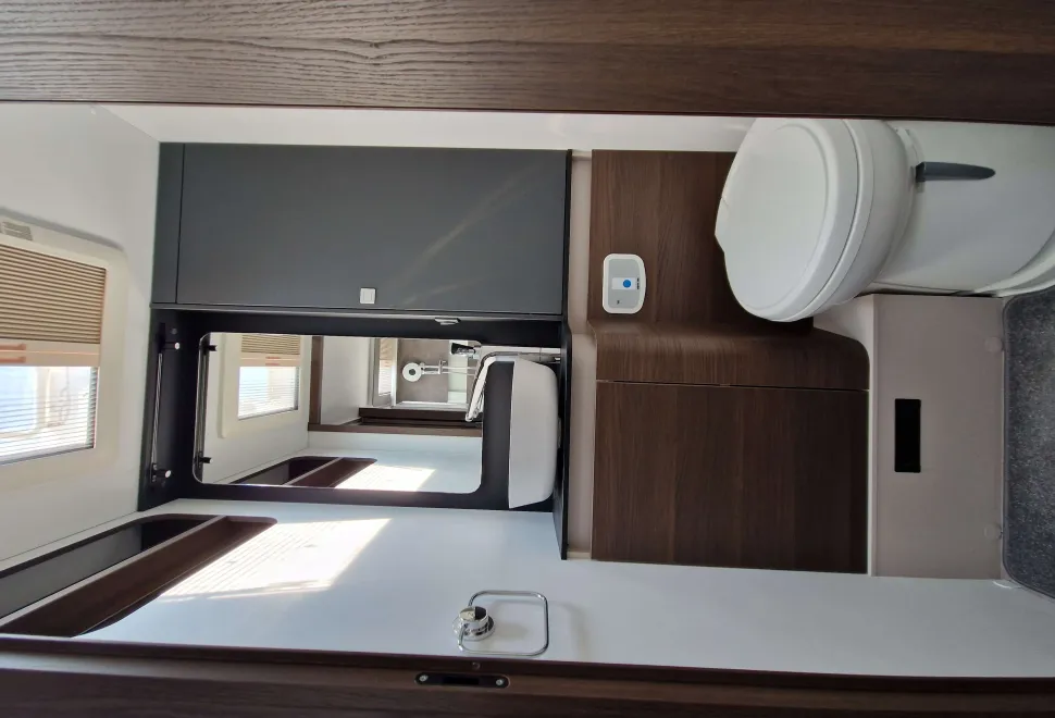 Adria Coral XL Plus 670 DL 2024