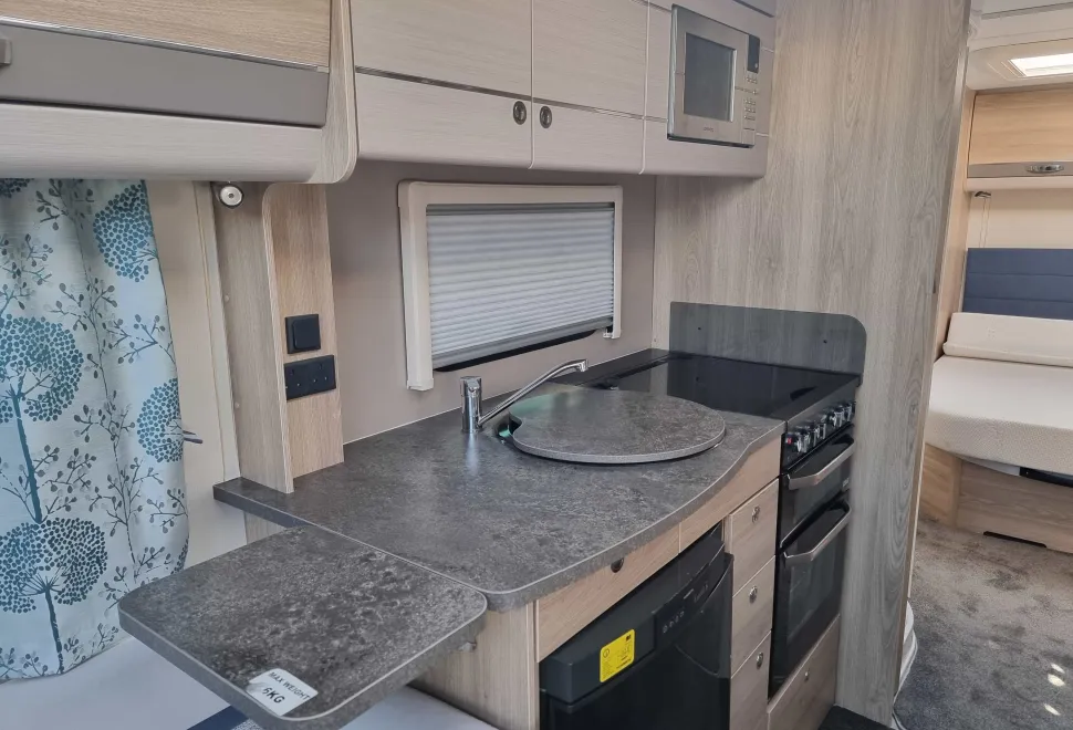 Elddis Chatsworth 550 2018