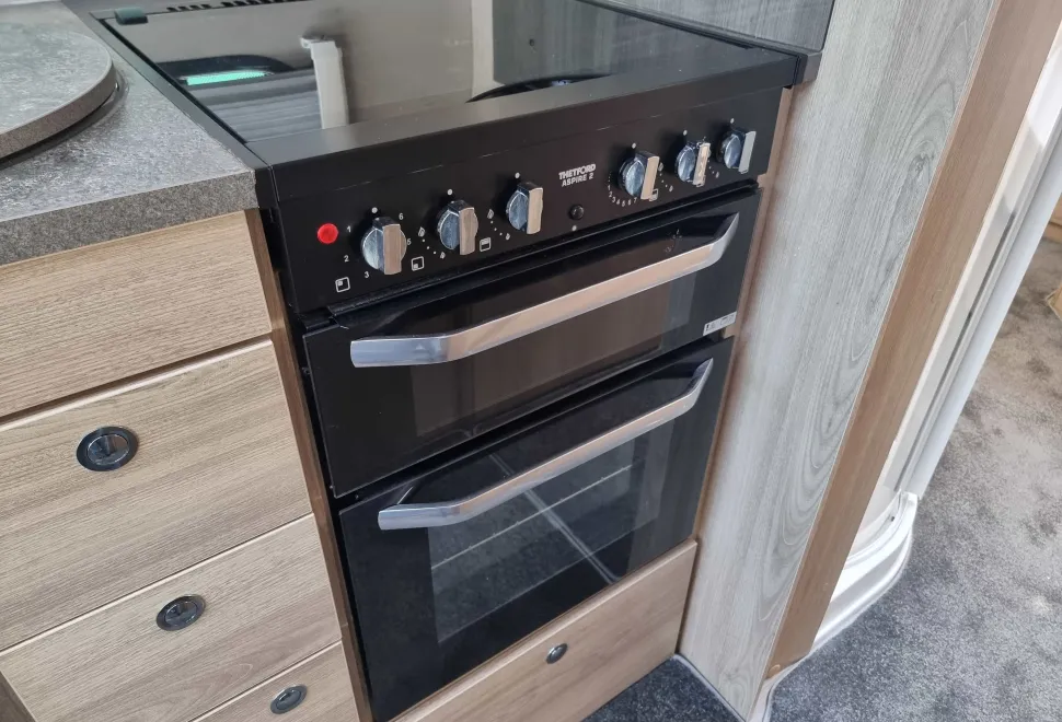 Elddis Chatsworth 550 2018