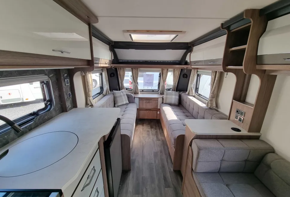 Coachman VIP 520 2025