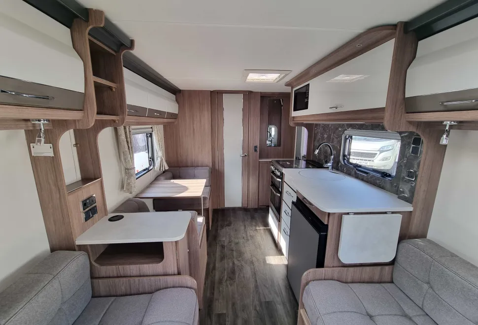 Coachman VIP 520 2025