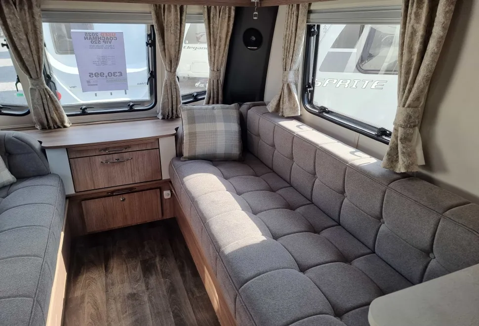 Coachman VIP 520 2025