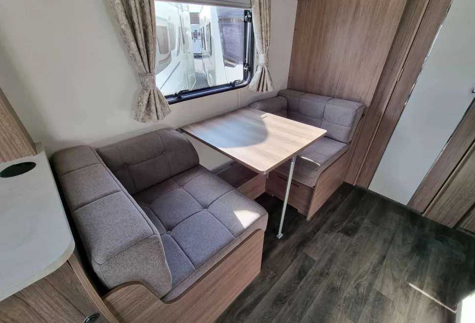 Coachman VIP 520 2025