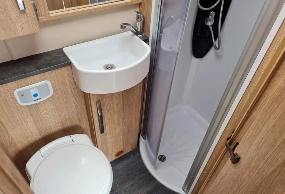Auto-Trail  Tracker EKS 2020