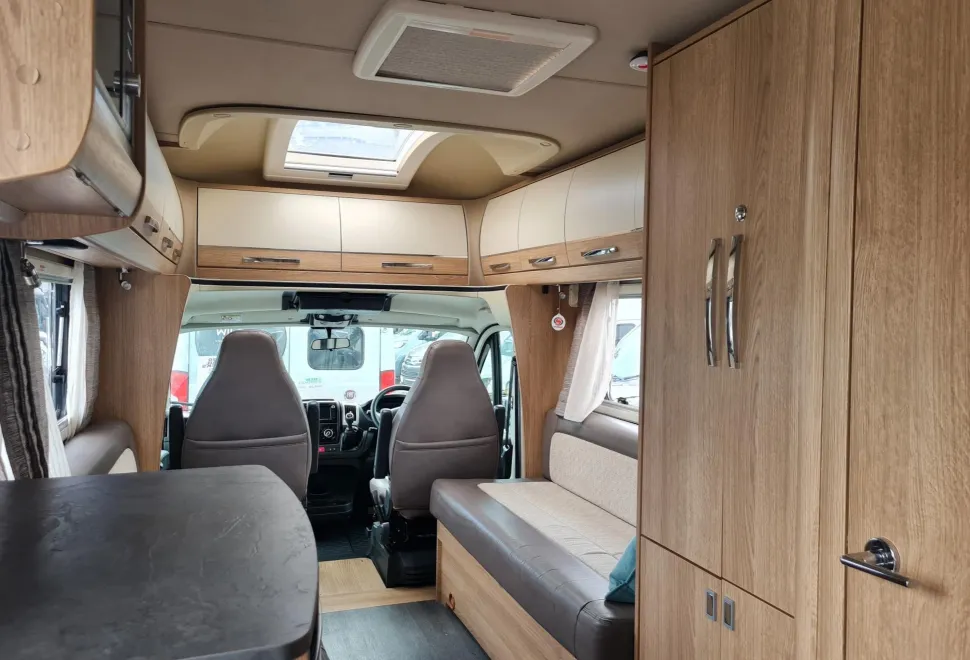 Auto-Trail  Tracker EKS 2020