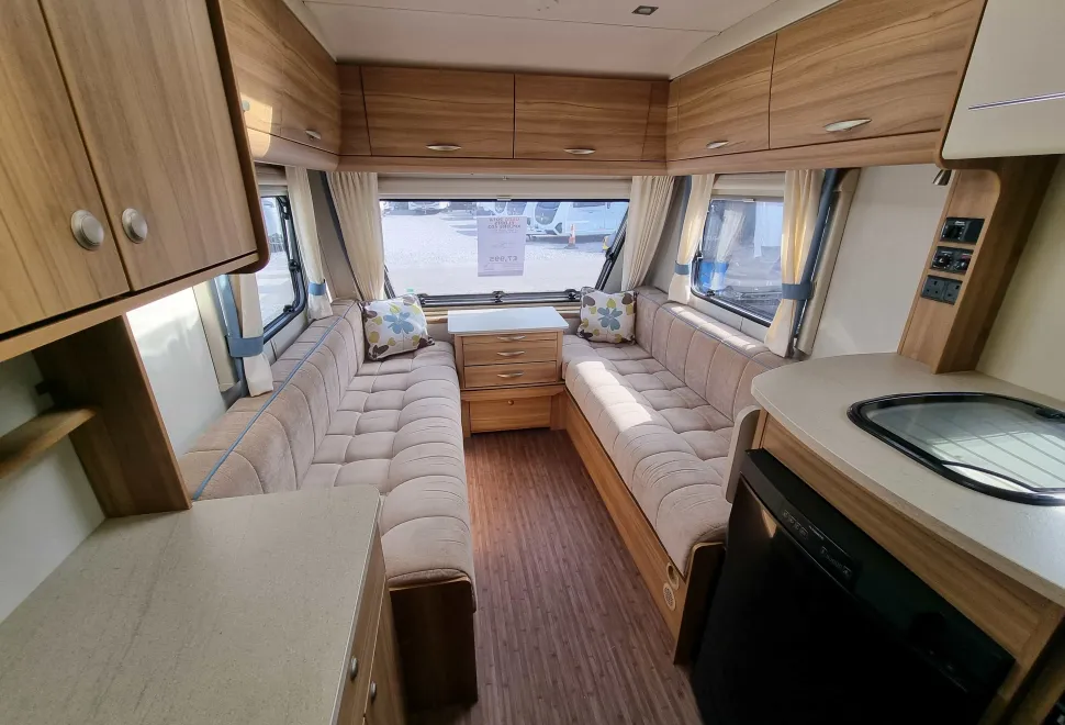 Elddis Xplore 402 2014