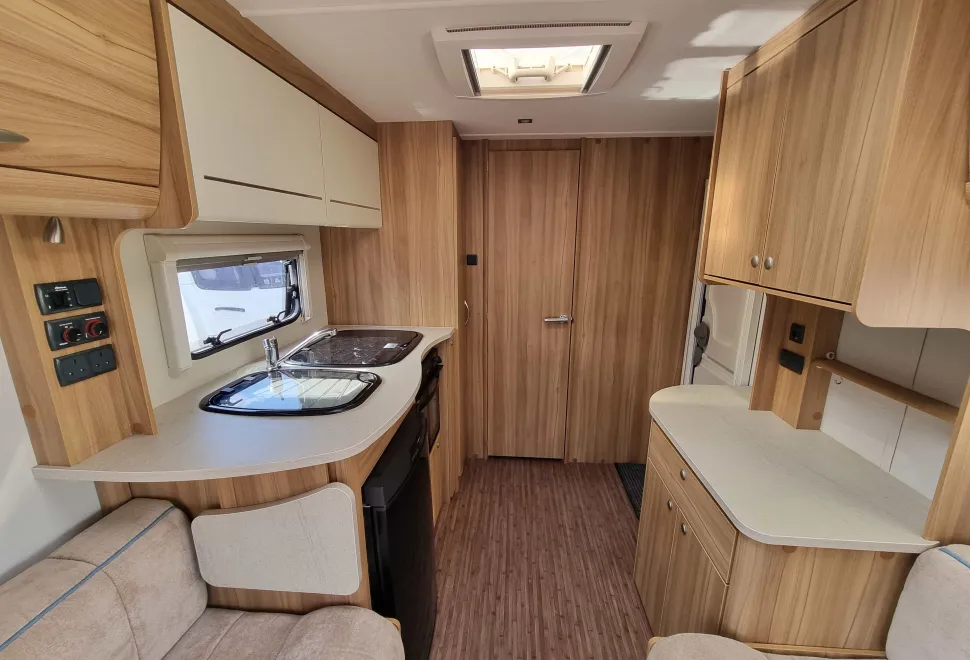 Elddis Xplore 402 2014