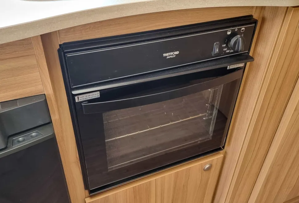 Elddis Xplore 402 2014