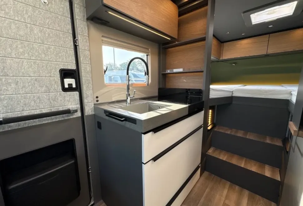 Niesmann and Bischoff  iSmove 2025