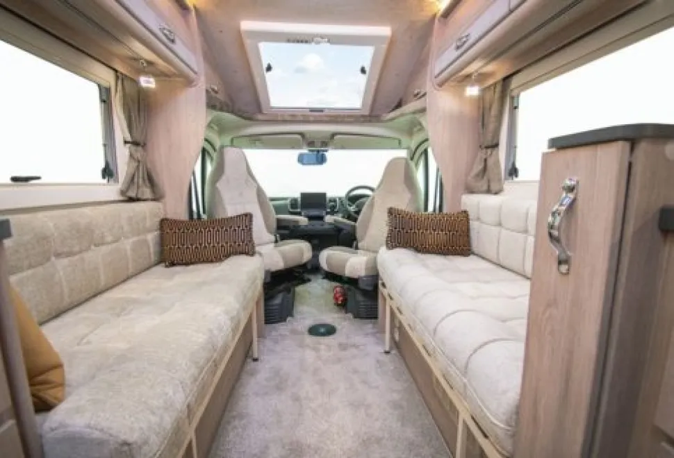 Auto-Sleeper Fiat Coach Built Broadway EB 2025