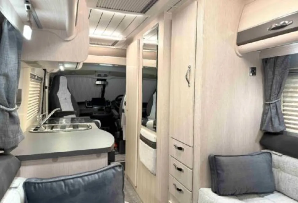 Auto-Sleeper  Fiat Van Conversion Warwick XL 2025