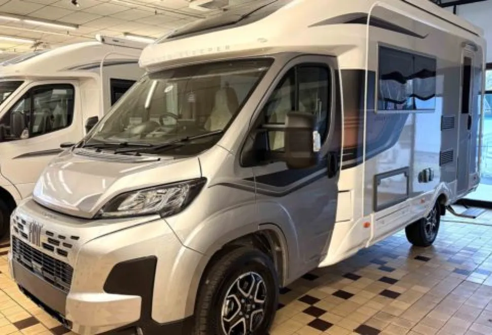 Auto-Sleeper  Fiat Coach Built Broadway EK TB LP 2025