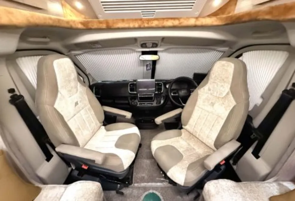 Auto-Sleeper  Fiat Coach Built Broadway EK TB LP 2025