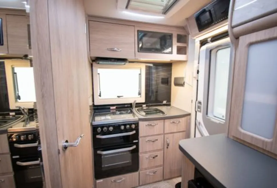 Auto-Sleeper Fiat Coach Built Nuevo EK Plus 2025