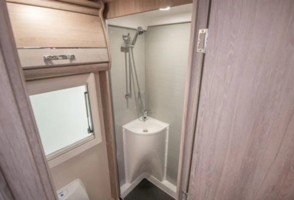 Auto-Sleeper Fiat Coach Built Nuevo EK Plus 2025