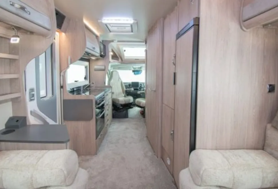 Auto-Sleeper Broadway EL 2025