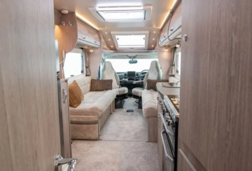 Auto-Sleeper Fiat Coach Built Broadway FB 2025